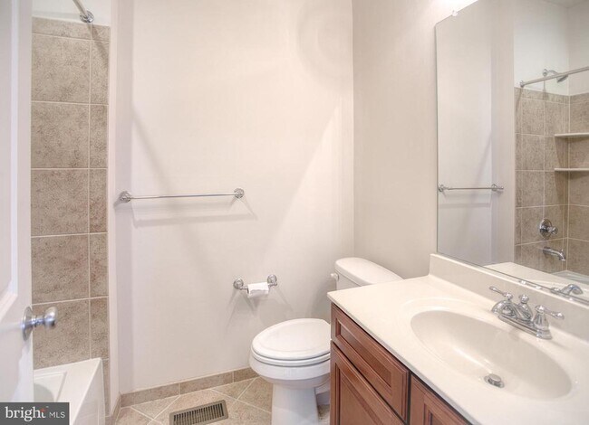 Building Photo - 13336 Redspire Dr