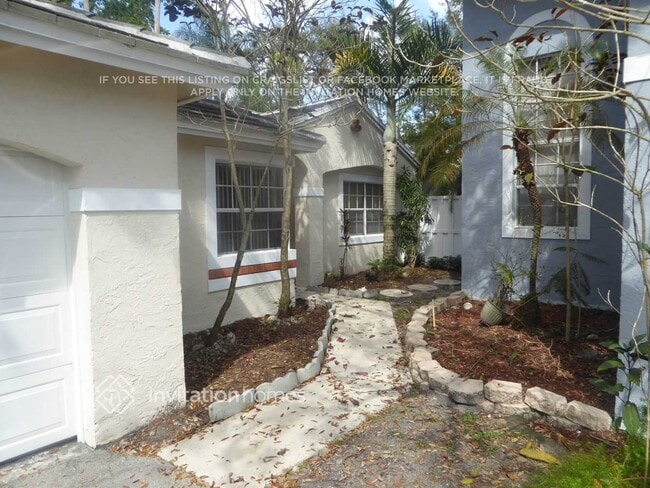 Building Photo - 9800 NW 2nd Ct