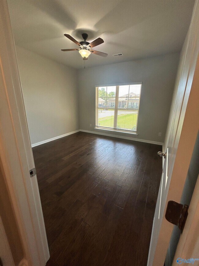 Building Photo - 7040 Regency Ln SE