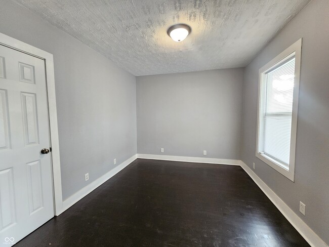 Building Photo - 1728 Noble St