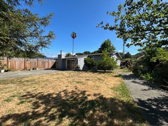 Building Photo - Charming 4 Bedroom, 2 Bath Home in Novato ...