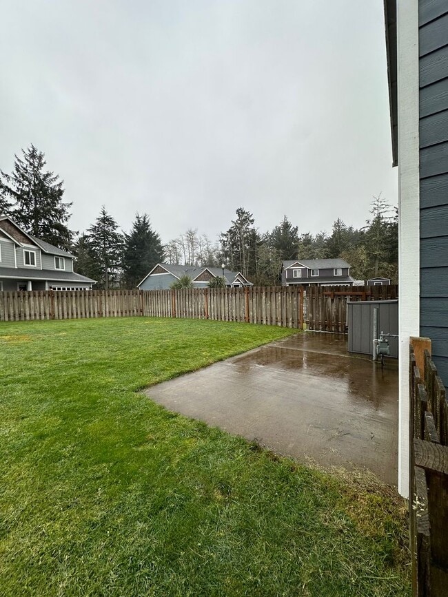 Building Photo - 1670 Westwind Cir