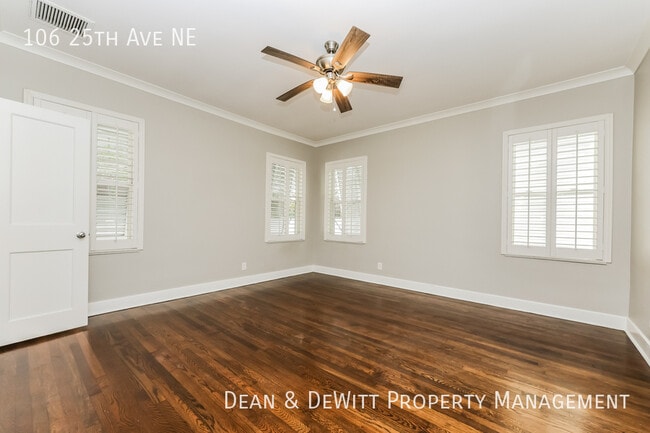 Building Photo - 106 25th Ave NE