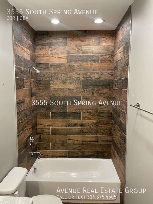 Building Photo - 3555 S Spring Ave