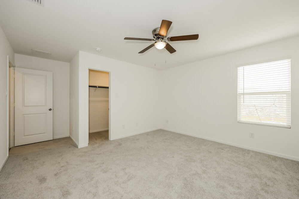 Building Photo - 2225 Crested Saguaro St