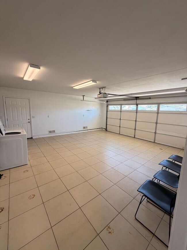 Building Photo - Unbelievable 4 Bed, 4 Bath House For Rent In Buena Park-Must See To Appreciate!