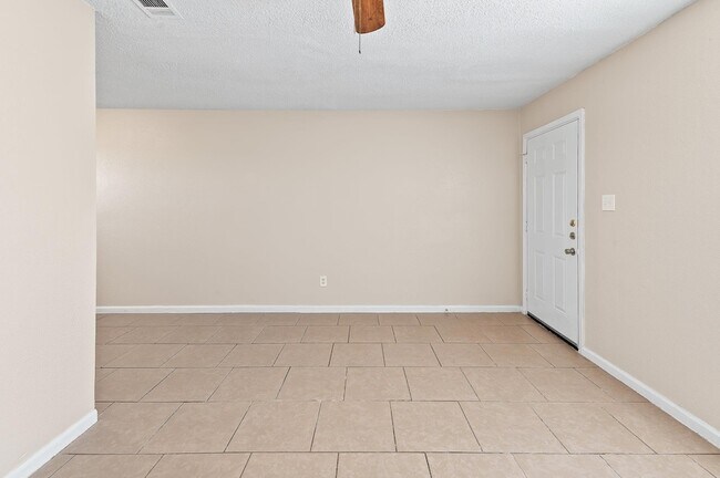 Building Photo - 410 Old Thorndale Rd