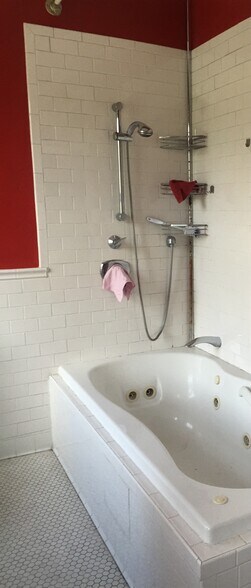 Building Photo - 12 Front St