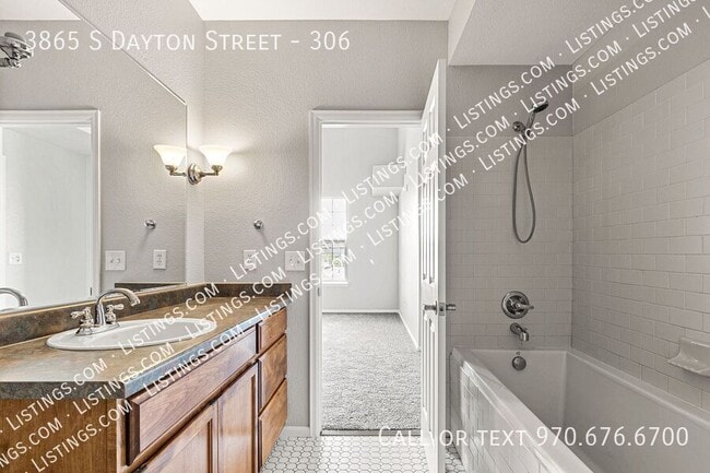 Building Photo - 3865 S Dayton St