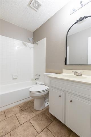 Building Photo - 3902 Karen Dr