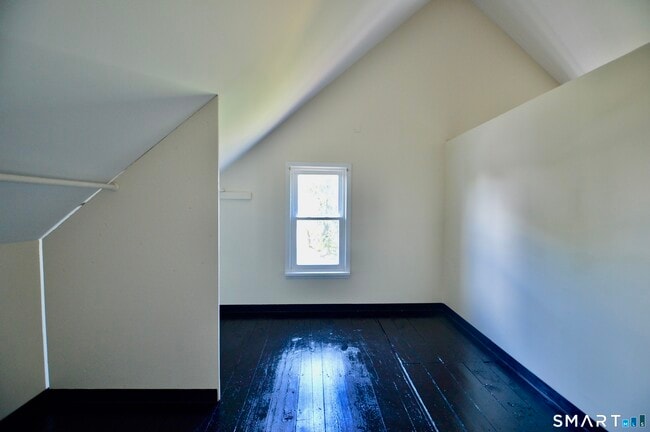 Building Photo - 48 Riverview Pl