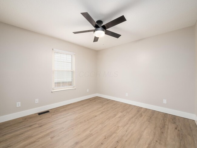 Building Photo - 635 Pebble Pl Dr