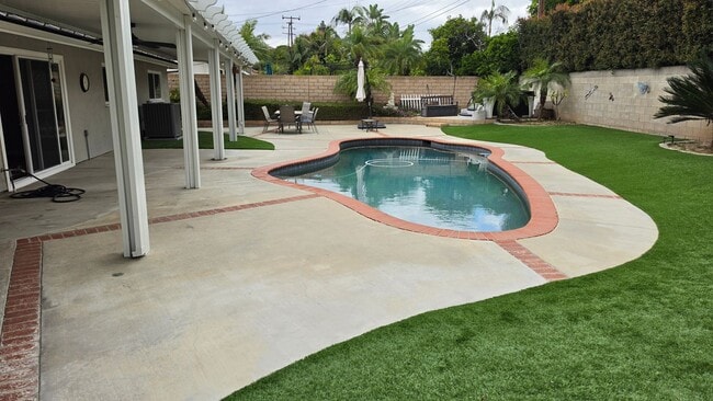 Building Photo - 3 Bedroom House in Yorba Linda