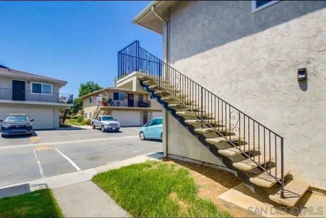 Building Photo - 12115 Wintergreen Dr