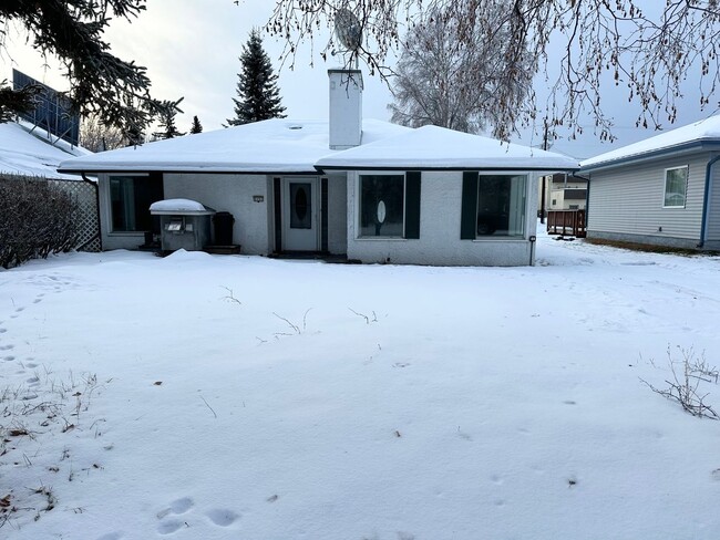 Primary Photo - 3 Bedroom Home in Fairbanks for Rent!