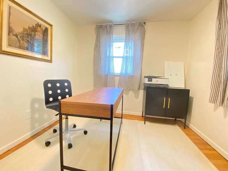 Office space - 369 Rockhill Rd