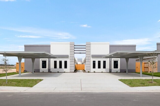 Primary Photo - 3105 W Sandlewood St