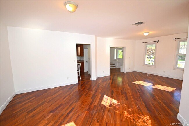 Building Photo - 21 Arrandale Ave