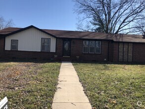Building Photo - 3BD 1.5 BA HOUSE with Bonus Room  AVAILABL...