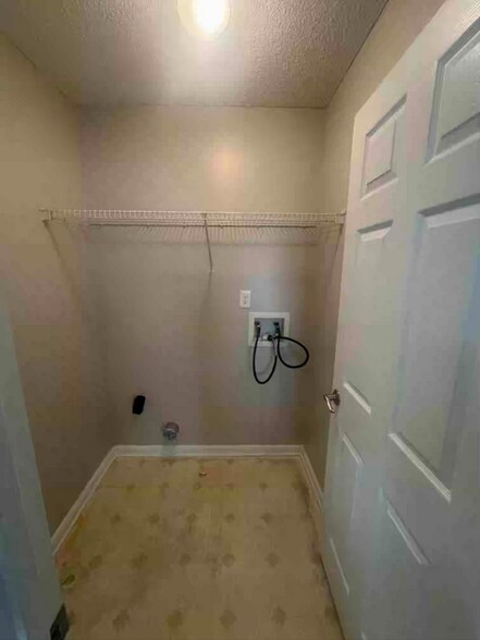 Building Photo - 210 Chadwyck Cir