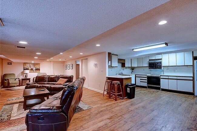 Community Room - 893 Farmington Ave