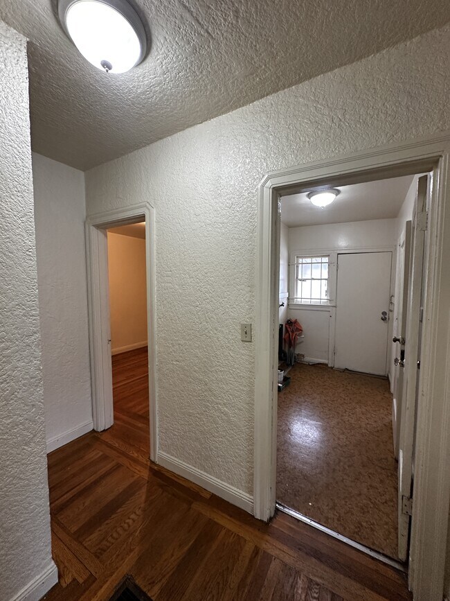 Building Photo - 8106 Holly St