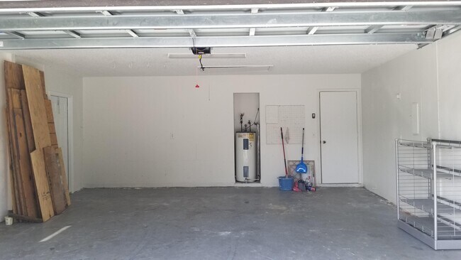 Building Photo - 14507 Larkspur Ln