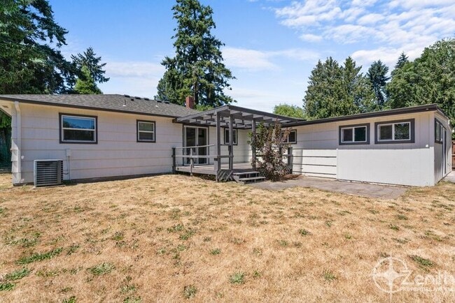 Building Photo - 4207 NE 59th Ave