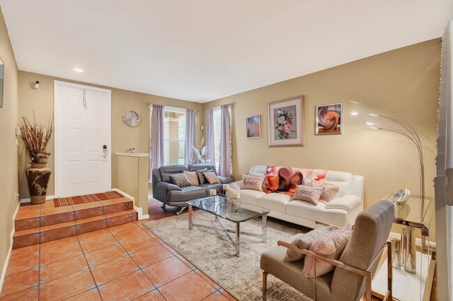 Building Photo - 5057 Sancerre Cir