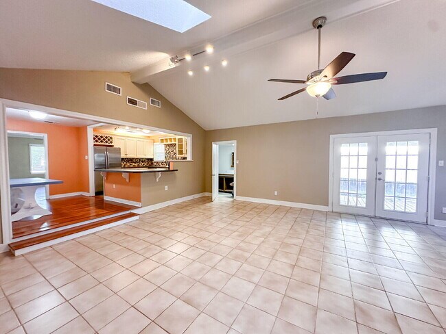 Building Photo - 2614 32nd St