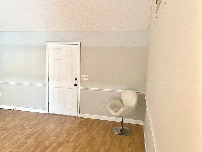 Building Photo - 7447 Hawkins Rd