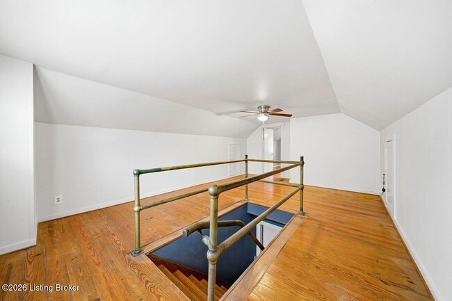 Building Photo - 1209 Valley Dr