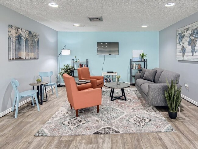 Community Clubhouse - Country Green Apartments
