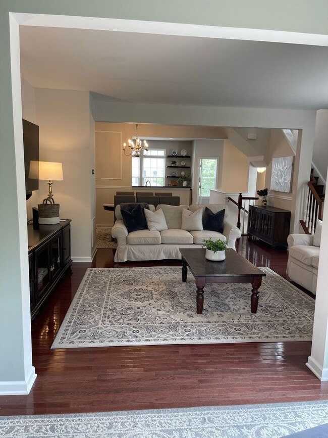 Building Photo - 4 bedroom end unit with garage in Liberty Crossing