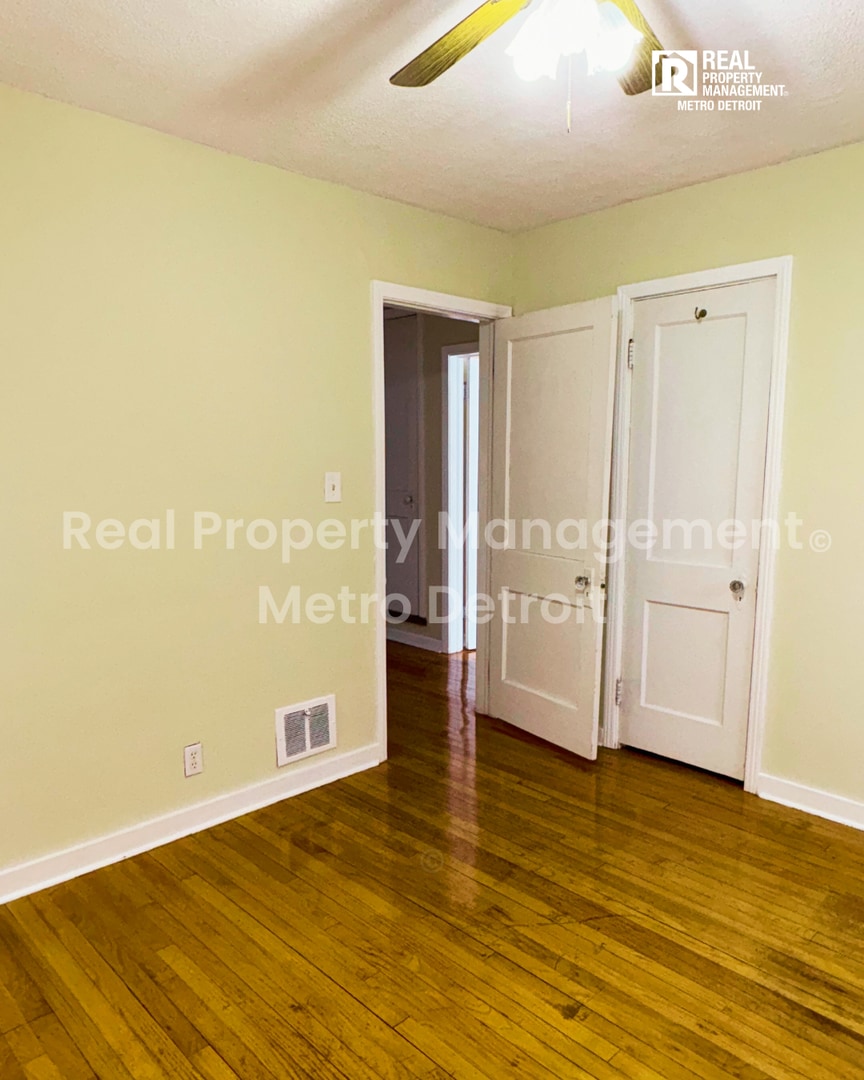 Building Photo - 823 E Second St