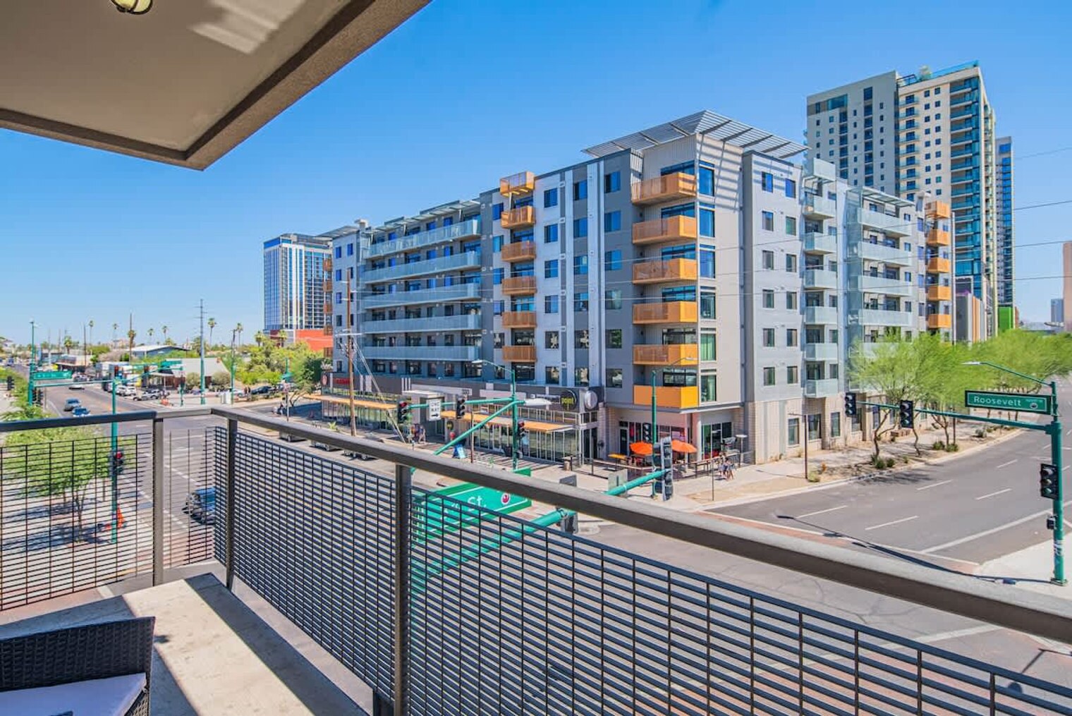 Building Photo - 290 E Roosevelt St