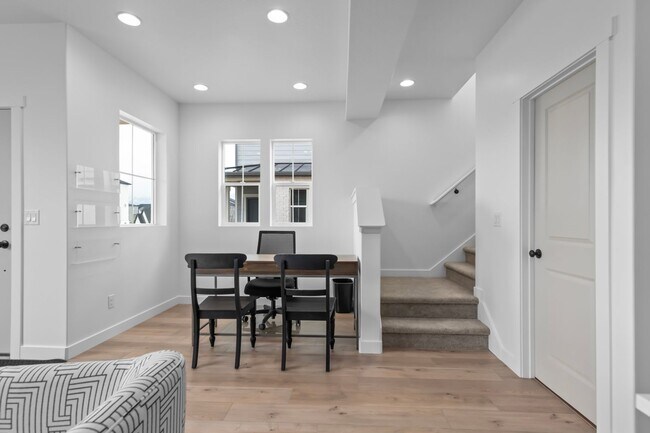 Building Photo - Dry Creek Highlands Towns - 8807