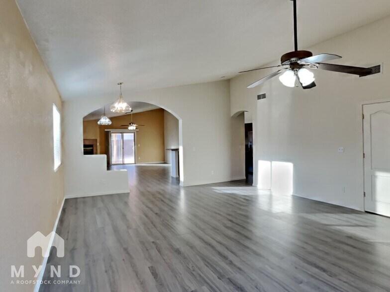 Building Photo - 9670 E Mt Baldy Way