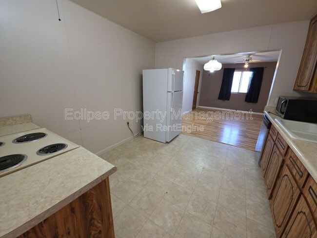 Building Photo - 503 Brown Ave