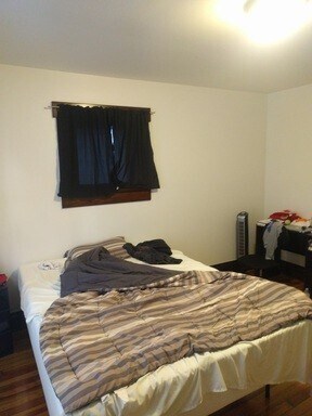 Building Photo - NEWLY RENOVATED NORTH CAMPUS - 6 BEDROOM 4 FULL BATHROOMS. THIS ONE HAS IT ALL!