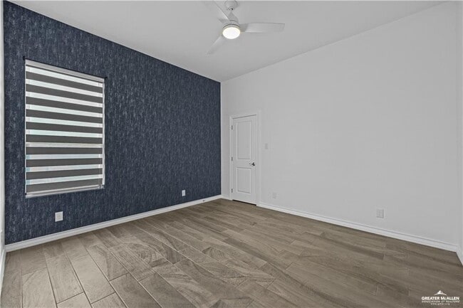 Building Photo - 18 E Roosevelt Ave