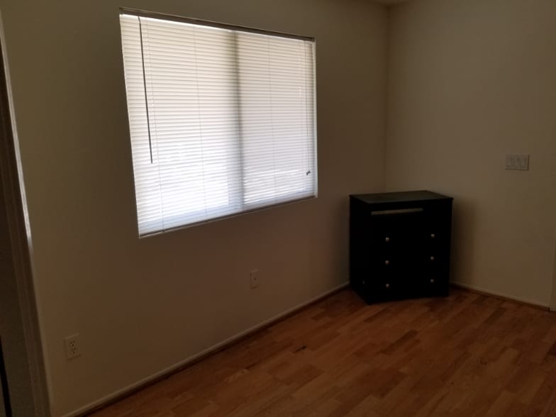 Building Photo - 4515 Elm St