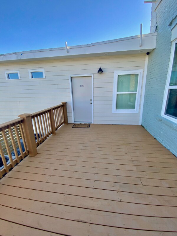 Building Photo - 149 1st St S