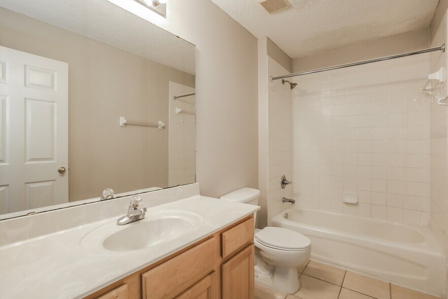 Building Photo - 341 W Tropical Trce