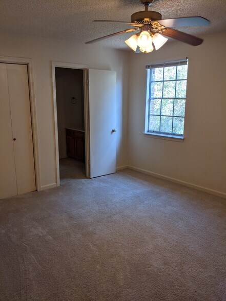 Bedroom #1 with Walk-in Closet - 16643 Missionary Ridge Ct