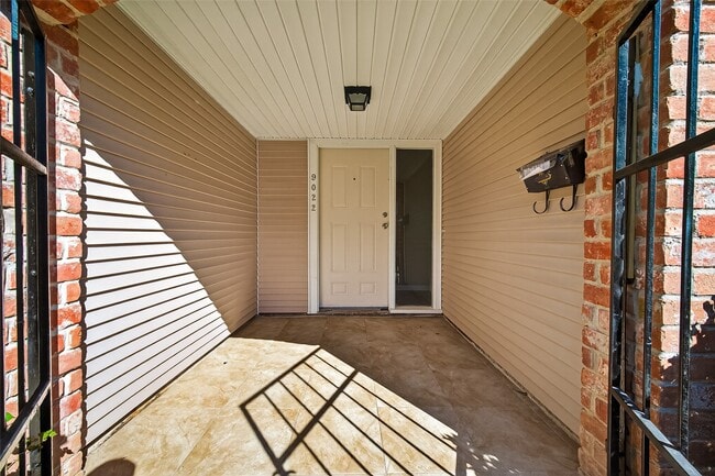 Building Photo - 9022 Wilcrest Dr