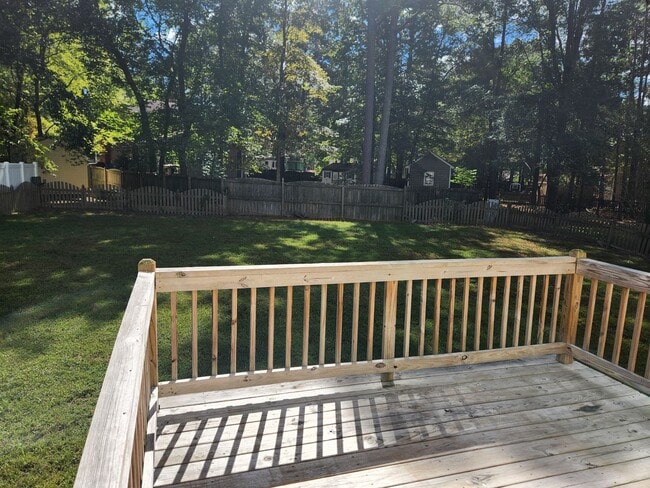 Building Photo - Chesterfield 4 bedroom 3 Full Bath Home-Be...