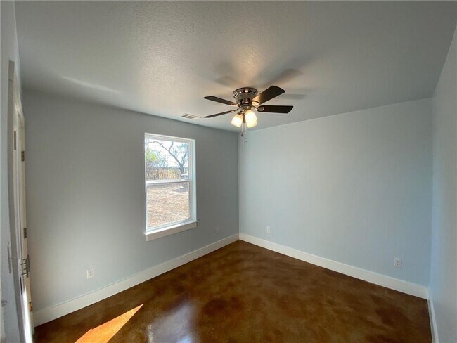 Building Photo - 300 Pendergrass St