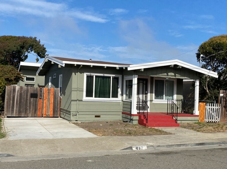 Building Photo - 467 42nd St