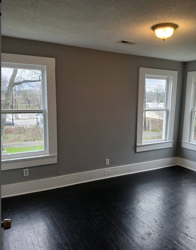 Building Photo - 1579 Martin Ave